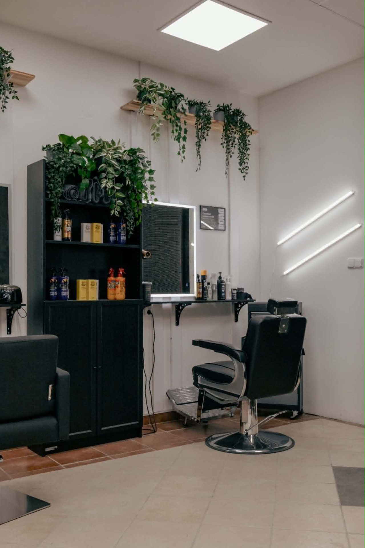 Interiér barbershopu MIKES BARBER 1